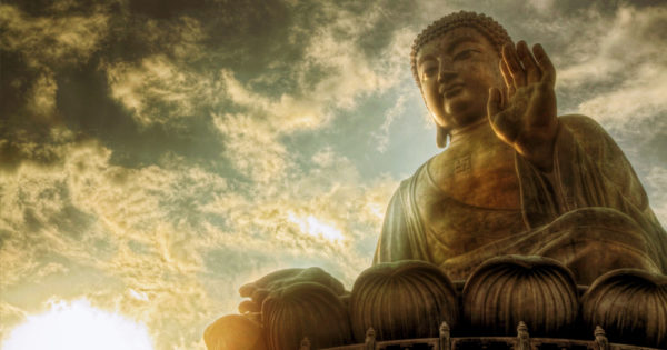 „Indiferent de cuvintele pe care le rostim, ele ar trebui să fie alese cu grija, pentru că oamenii le vor auzi și vor fi influențați de ele, înspre bine sau invers.” – 10 sfaturi minunate oferite de Buddha care iti vor da puterea sa traiesti!