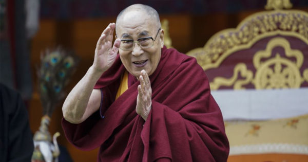 Cinci sfaturi de la calugarul Dalai Lama care ne vor ajuta sa fim fericiti indifrent de ce se intampla in jurul nostru