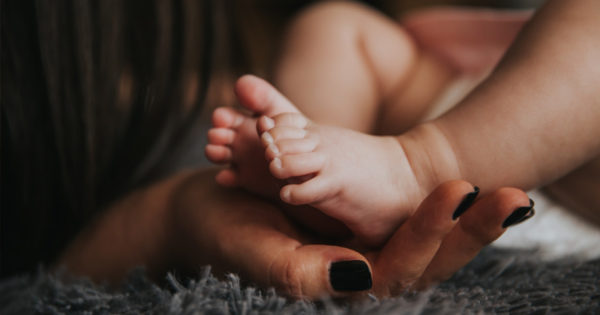 Zece lucruri prin care o mama se sacrifica pentru copilul ei… iti vor da lacrimile…