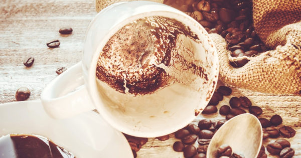 Ghicitul in cafea este un obicei vechi provenit din Turcia! Cum sa interpretezi simbolurile aparute in ceasca de cafea!