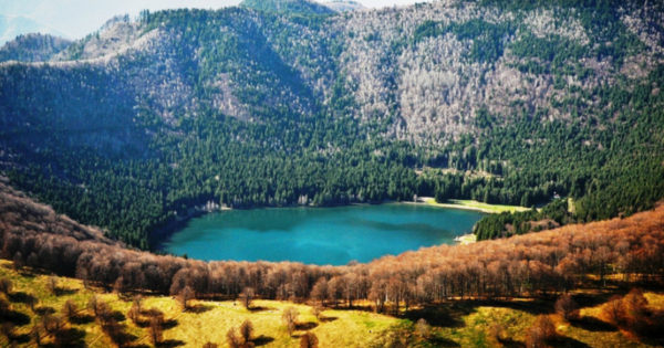 Frumusetile Romaniei! Curiozitati despre misterele Lacului Sfanta Ana povestite de oamenii locului!