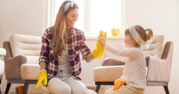 Copii care sunt puși la treburile casnice vor deveni adulți responsabili
