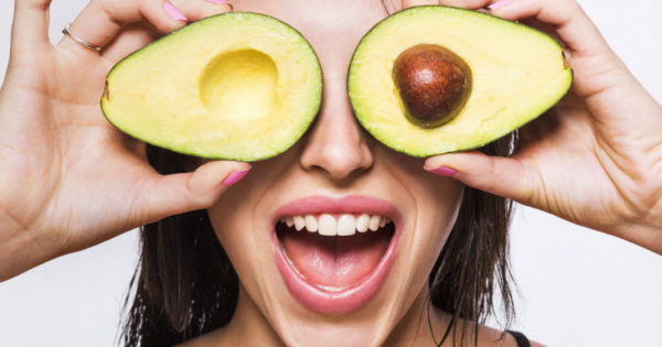 Beneficiile consumului de avocado pentru doamne – un dar de la natură!