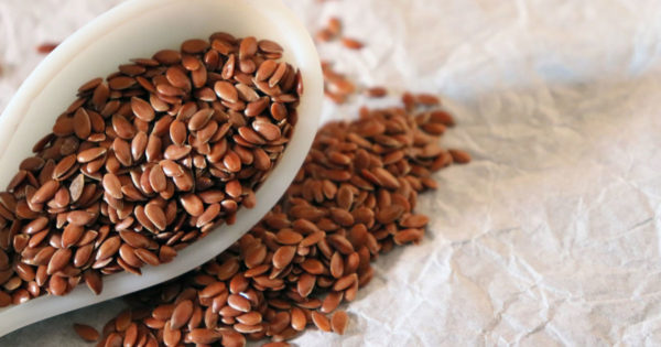 De ce ar trebui să consumi semințe de in? 10 avantaje