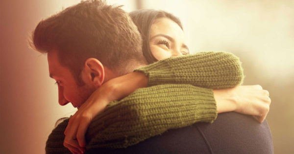 5 motive pentru care îmbrățișarea este cea mai bună formă de comunicare