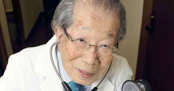 Doctorul japonez Shigeaki Hinohara: Vrei să trăiești mult? Nu lua viața în serios!