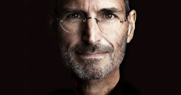 Înainte de moarte, Steve Jobs a realizat că fericirea în viață se rezumă la a-ți pune trei întrebări simple.